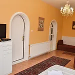 卡斯特里佩泽欧酒店 Hajdúszoboszló