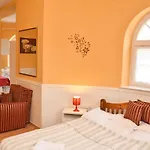 卡斯特里佩泽欧酒店 * Hajdúszoboszló