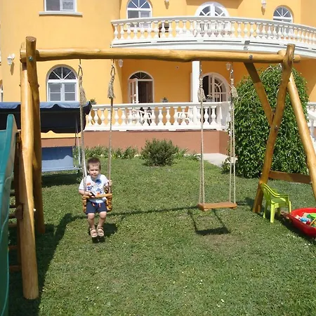 Guest house Kastely Panzio *