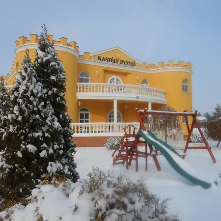 Kastély *