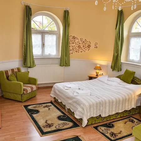 Kastély Maison d'hôtes Hajdúszoboszló